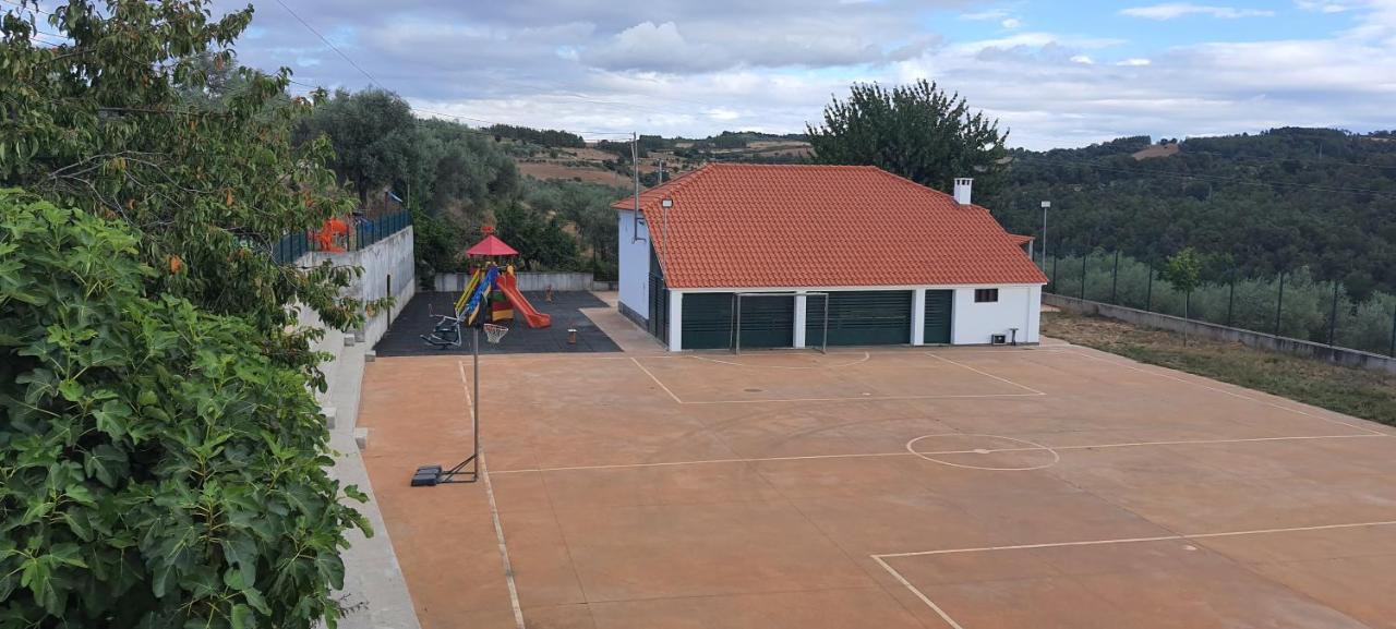 Casa Da Oliveira Apartment Milhao Luaran gambar